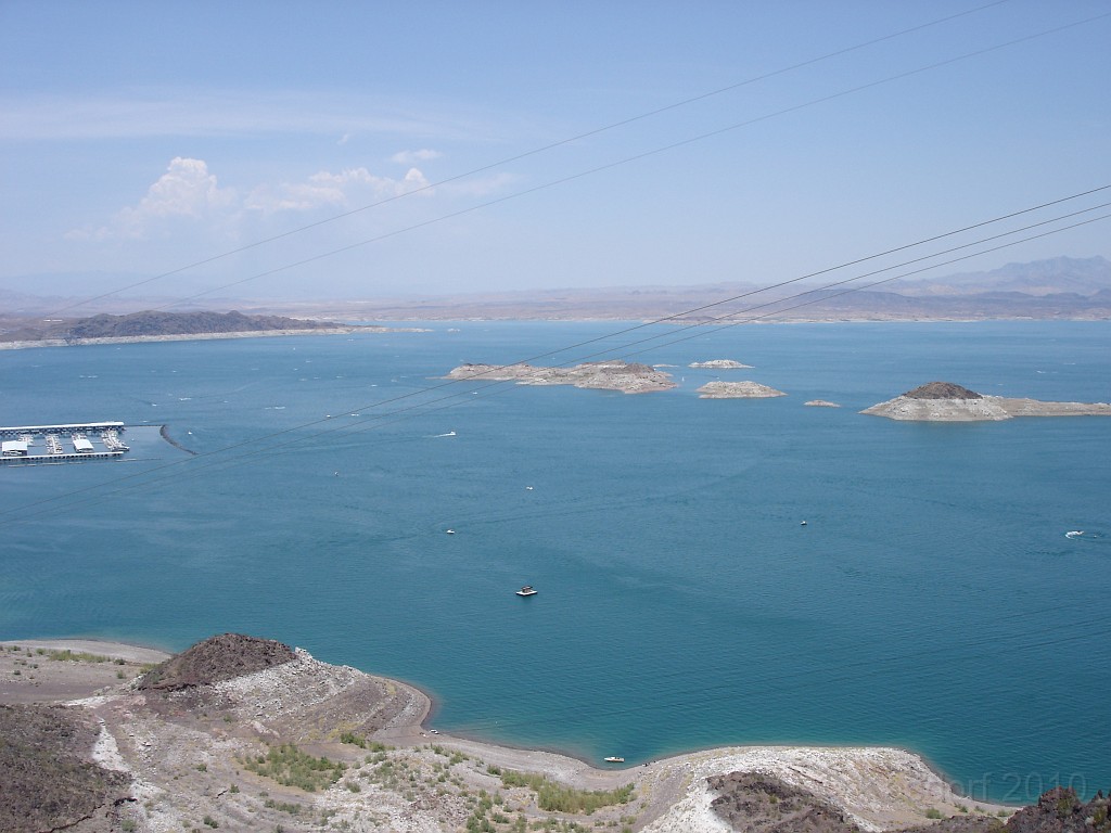 Las Vegas 2010 - Hoover Dam Revisited 0945.jpg - The 2010 Las Vegas Fire - Ice and Sweat Tour. Half Marathon, Red Rock Canyon, Casinos, Valley of Fire.... and buffets!This was from 2006 trip. Compare the shore line and islands to the next photo...